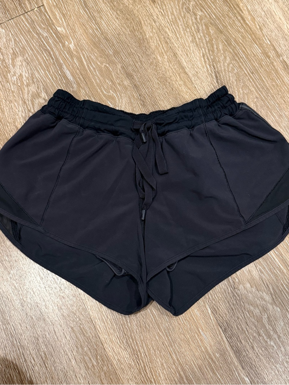 Lululemon Hotty Hot shorts black
